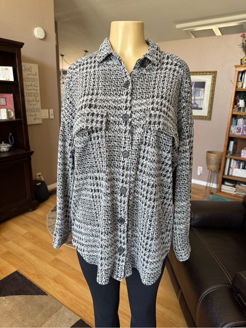 Max Studio black & white button down shirt/sweater/size L